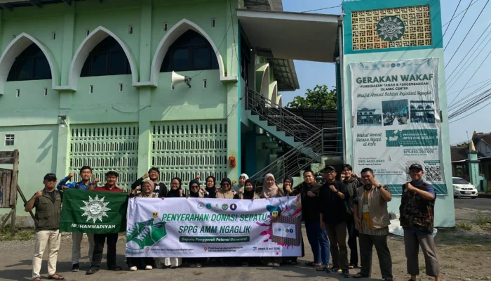 Terinspirasi Film ‘Children of Heaven’, AMM Ngaglik Salurkan Bantuan Sepatu untuk Anak Panti Asuhan