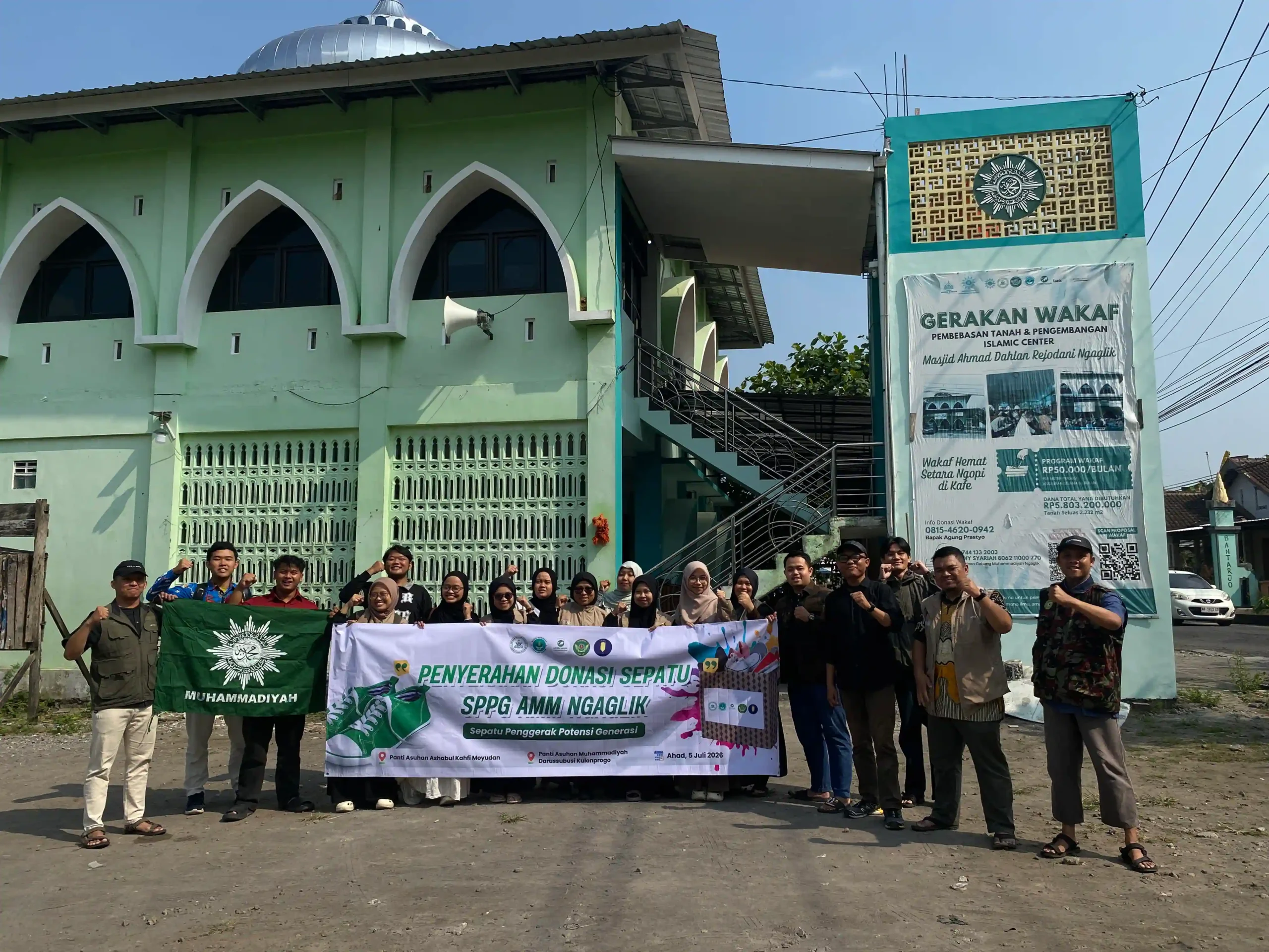 AMM Ngaglik Salurkan Bantuan Sepatu untuk Anak Panti Asuhan