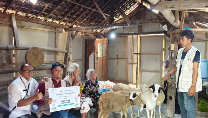 Dinsos P3A Gunungkidul dan Yayasan Ami Bakti Pertiwi Salurkan Bantuan Modal Usaha