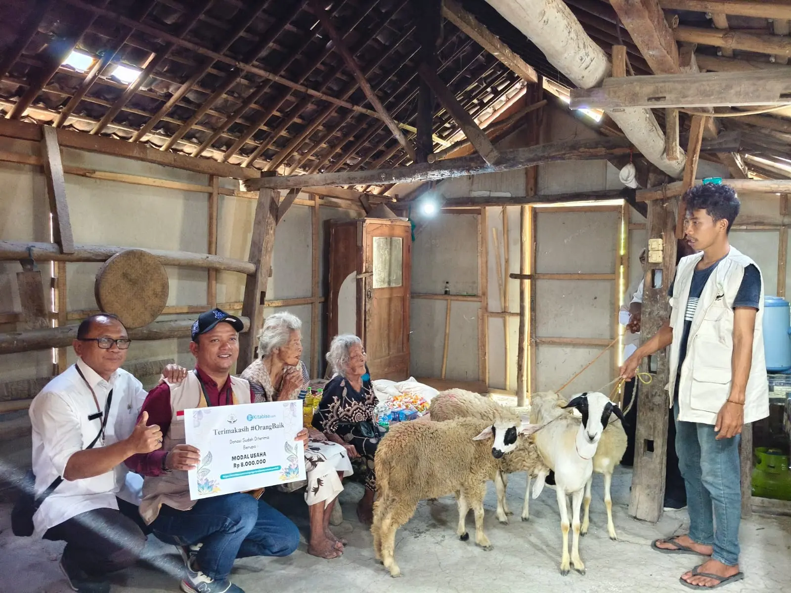 Bantu Warga Paliyan, Dinsos P3A Gunungkidul dan Yayasan Ami Bakti Pertiwi Salurkan Bantuan Modal Usaha