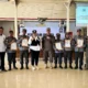 Beri Penghargaan Pengabdian 20 Tahun Satlinmas, Bupati Endah Wanti wanti Satpol PP Jaga Integritas