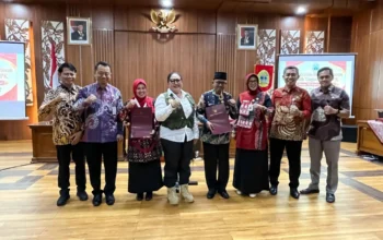 Bupati Gunungkidul Serahkan SK Alih Tugas 96 Guru DPK ke Sekolah Negeri