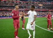 Momen Haru Babak 16 Besar: Respek Lamine Yamal Peluk Cristiano Ronaldo yang Terpukul Usai Portugal Tersingkir