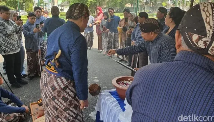 Temukan Keris Tiruan Milik Kepala Dinas saat Jamasan Pusaka, Bupati Gunungkidul Berikan Koleksi Pribadi