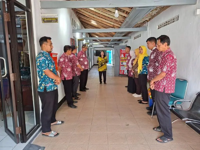 Briefing Pagi Pemkal Sidoharjo Siapkan Penyaluran CPP dan Lomba Administrasi