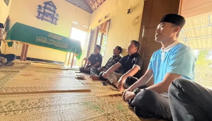 Lurah Tepus Hendro Pratopo Takziah ke Rumah Duka di Padukuhan Kanigoro