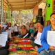 Tingkatkan Tata Kelola Keuangan Usaha, Mahasiswa KKN Beri Pendampingan Pembukuan Sederhana UMKM di Pakel