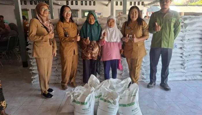 Pemkal Sidoharjo Salurkan Cadangan Pangan Pemerintah untuk 1.379 KPM