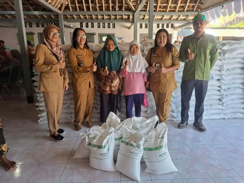 Pemkal Sidoharjo Salurkan Cadangan Pangan Pemerintah untuk 1.379 KPM