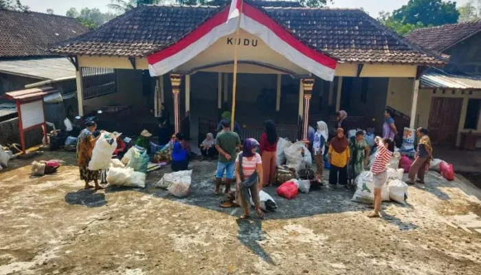 Warga Padukuhan Kudu Gelar Bank Sampah untuk Jaga Kebersihan Lingkungan