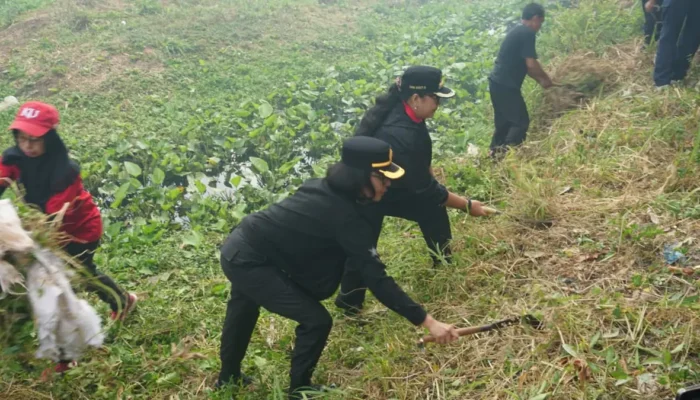 Bupati Endah Ajak Warga Jaga Kebersihan Sungai, Korve Jumat Bersih Digelar di Kali Besole