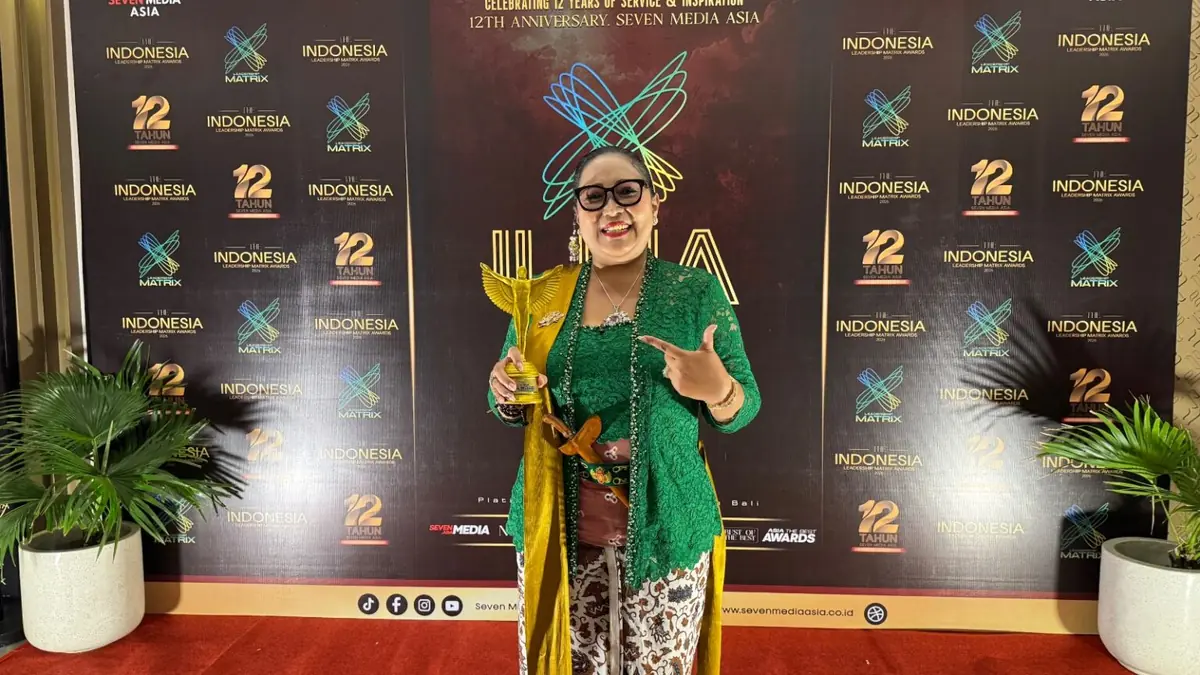Bupati Endah Subekti Kuntariningsih menerima penghargaan ILMA 2026 di Bali