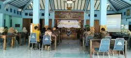 Pelatihan pengadaan barang dan jasa di Pendopo Balai Kalurahan Kemadang