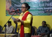 Prosesi tradisi pembukaan Cupu Kyai Panjolo di Padukuhan Mendak Girisekar